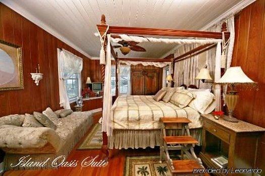 Beachfront Bed & Breakfast Сейнт-Огастін Номер фото